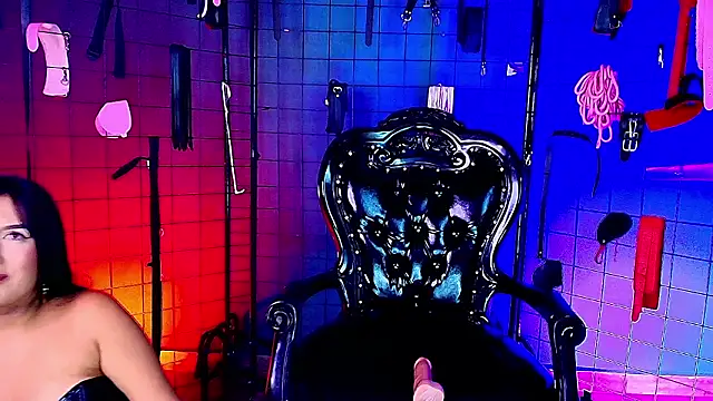 Alice_and_rose_bdsm_'s cam snapshot