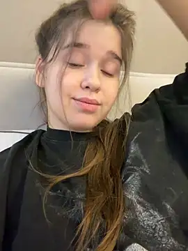 HornyGirlH live sex cam