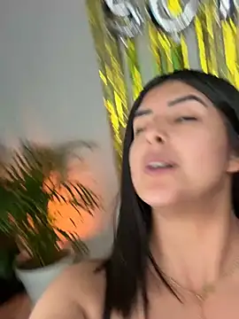 kim_zaratte's cam snapshot