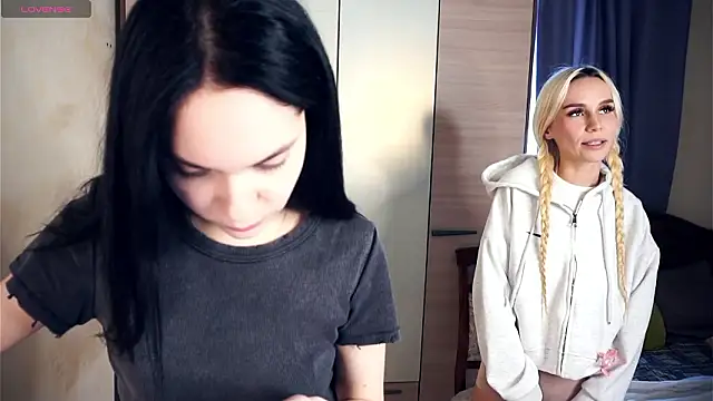 LorrieWilcinski live sex cam