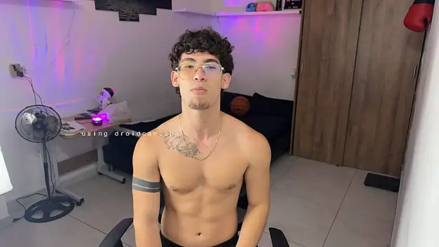 Kisan_Smith live sex cam