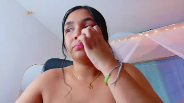 loreaniss's cam snapshot