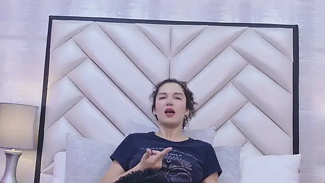 RoxanaAngel's cam snapshot