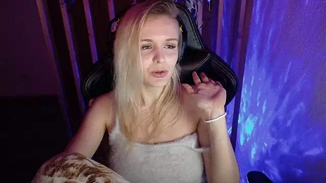 OfflineLizzy live sex cam