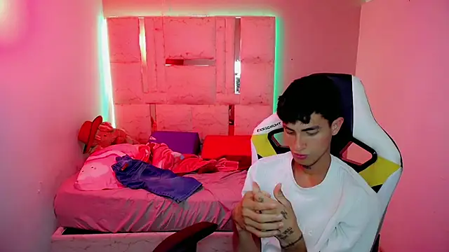 Akyra_latinn live sex cam