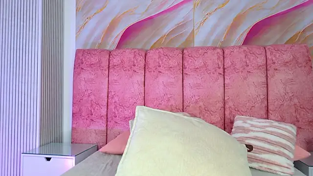 emmacurvy live sex cam