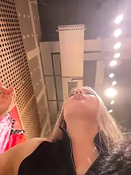 VineraSweet's cam snapshot