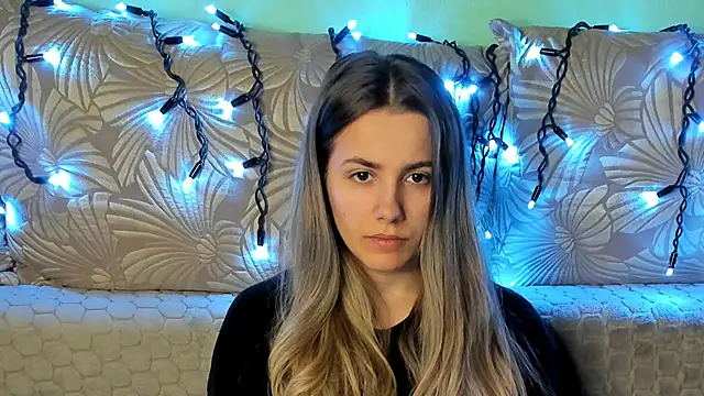 MaggieCake's cam snapshot