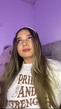 AnnyLopezzz_'s cam snapshot