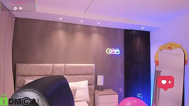 Arinextdoor's cam snapshot