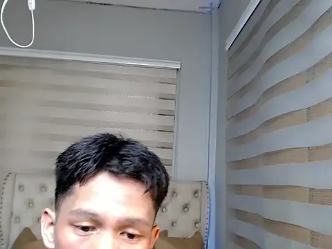 TheBoyAboveYou live sex cam