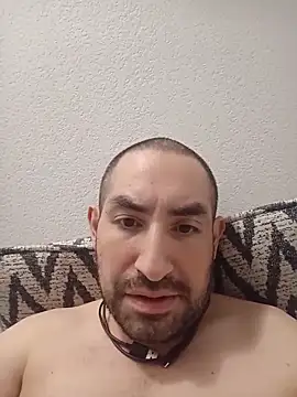 CumDumpPig83's cam snapshot