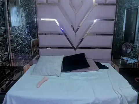 Shara_Oz's cam snapshot