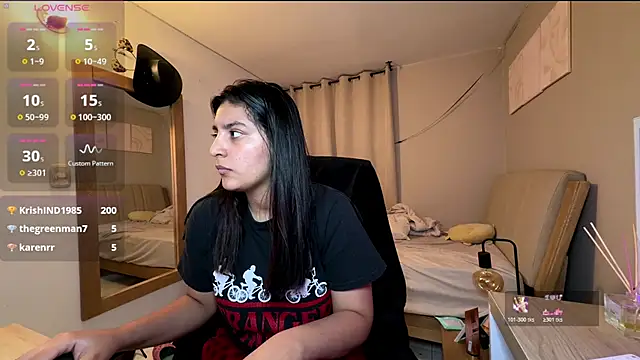 cloe_small's cam snapshot