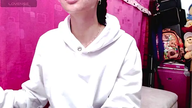 holy_juli's cam snapshot