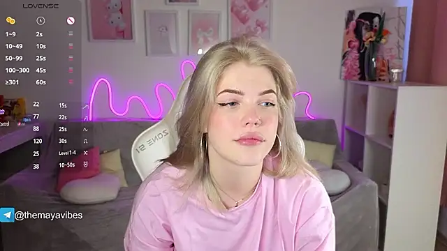 Maya_Rave's cam snapshot