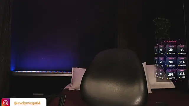 Evelyn__Vega1's cam snapshot