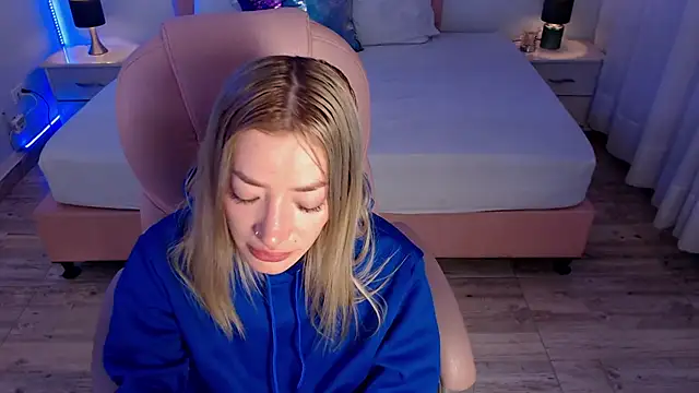 zoe_jones13's cam snapshot