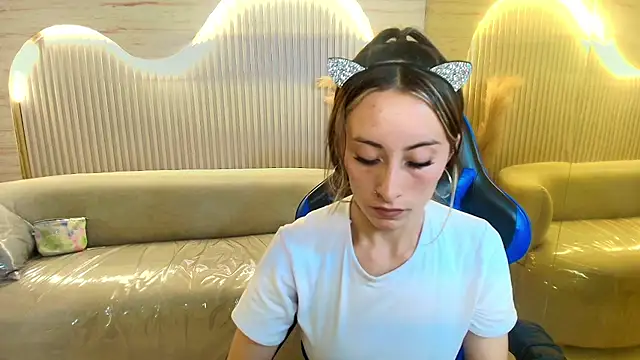 katalina_r_'s cam snapshot