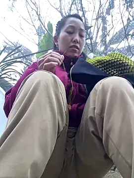 Huong-Ly's cam snapshot