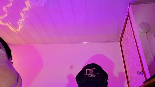 Laylafoxy_tay's cam snapshot