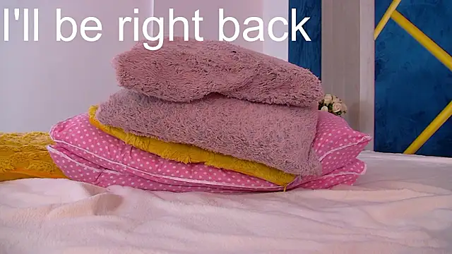 Foxxxy_MILF live sex cam