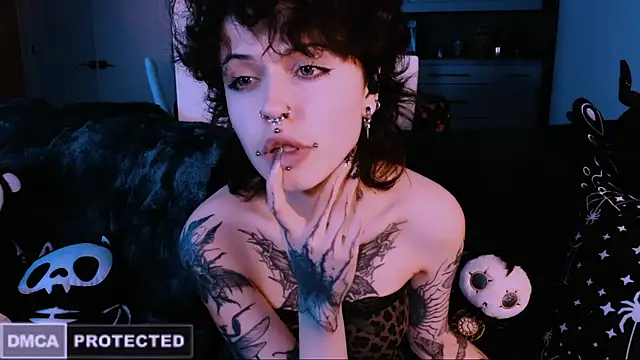 NaughtyLittleFox's cam snapshot