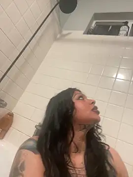 chicanachic13's cam snapshot