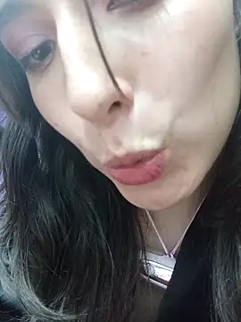 Karito-28 live sex cam