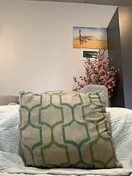 CurvyDesire1 live sex cam