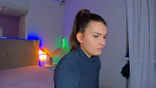 Laura_Leee's cam snapshot