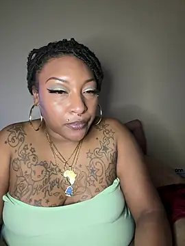 Egyptian_reign's cam snapshot