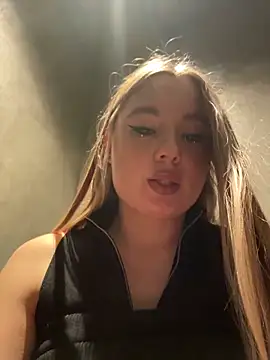 VineraSweet's cam snapshot