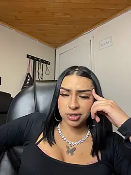 Hilary_pinkk's cam snapshot