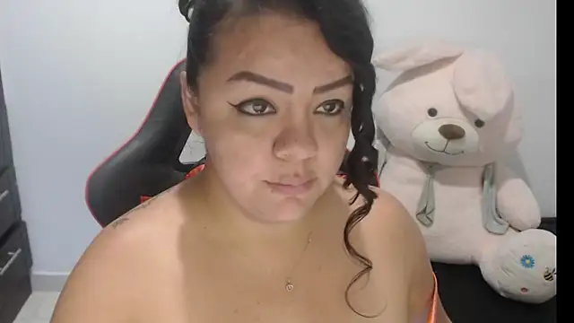 emily_sexxx's cam snapshot