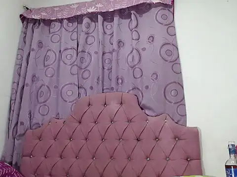 DannaTs1 live sex cam