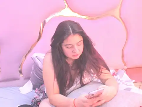 IsabelDelacroix's cam snapshot