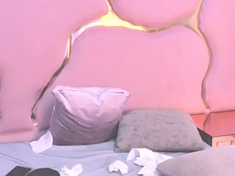 IsabelDelacroix's cam snapshot