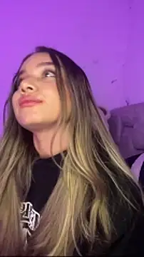 AnnyLopezzz_'s cam snapshot