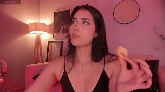 lara_madisson's cam snapshot