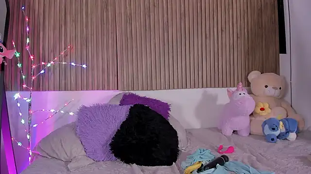 Hayley-Fox's cam snapshot