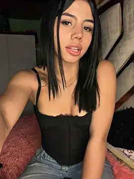 Laura-Khalifa's cam snapshot