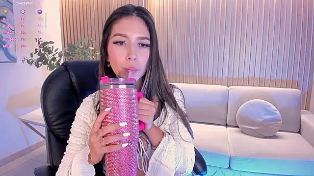 TaraLawrence's cam snapshot