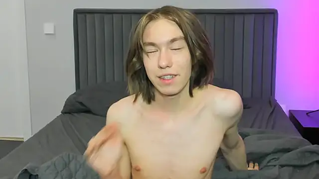 kr1sfemboy live sex cam