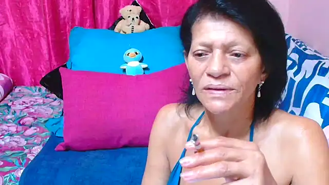 SLUTTYROXY live sex cam