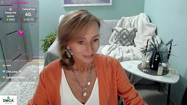 HornyMilf_777 live sex cam