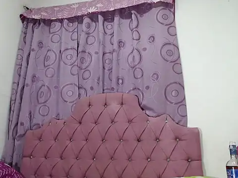 DannaTs1 live sex cam