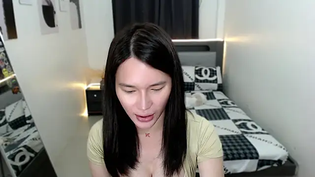 AmazingLuchie live sex cam