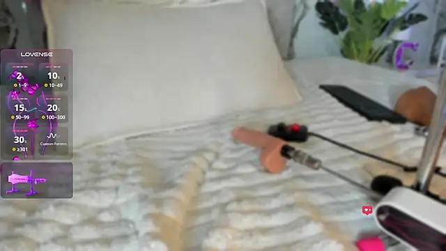 christal_cutee's cam snapshot