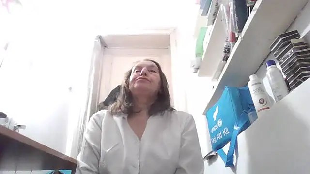 AnnaLive570's cam snapshot